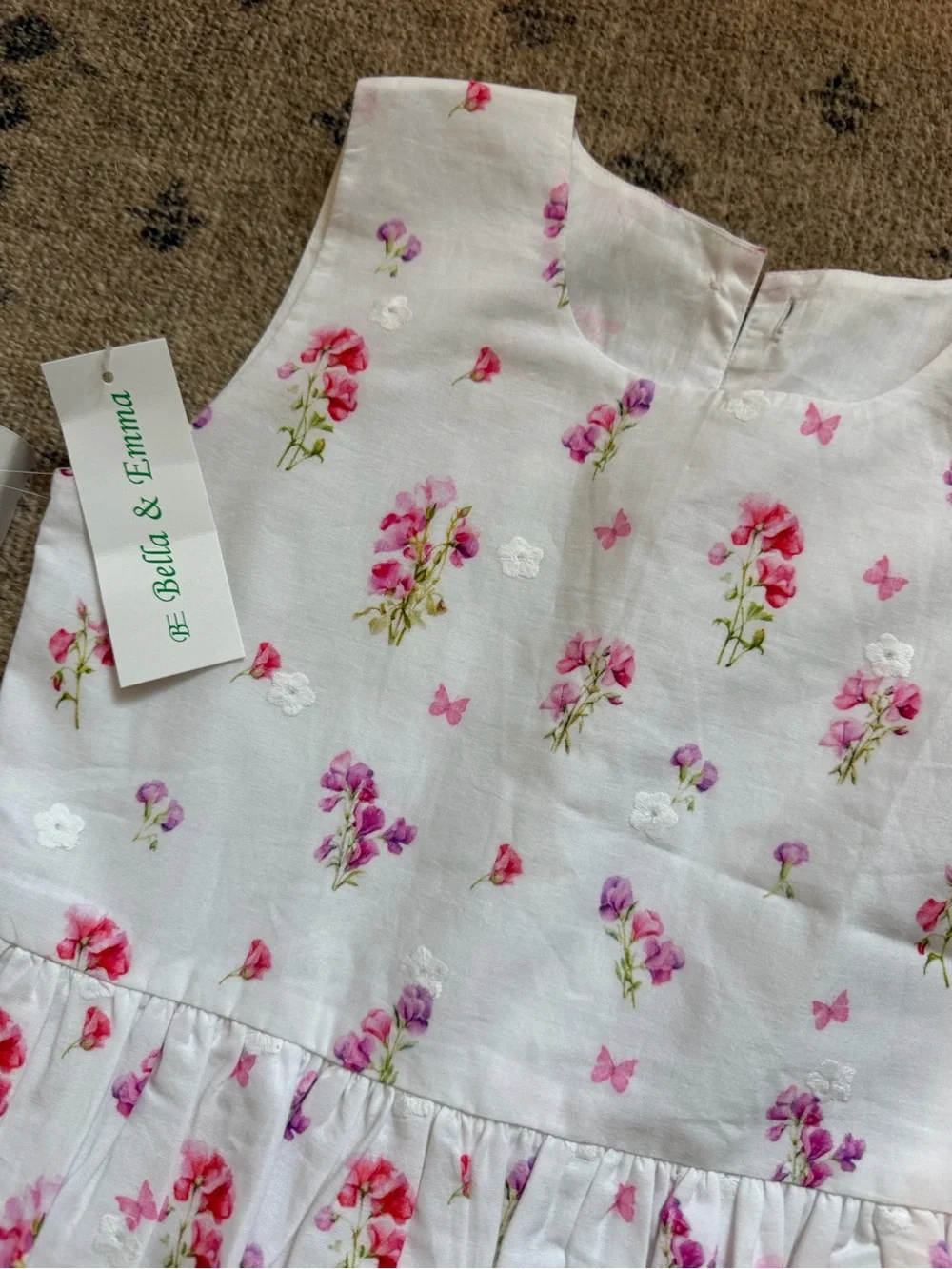 Belle & emma charming white
